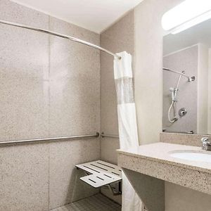 Queen Room Mobility accessible