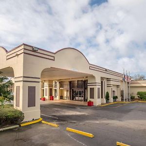 Days Inn By Wyndham Neptune Beach