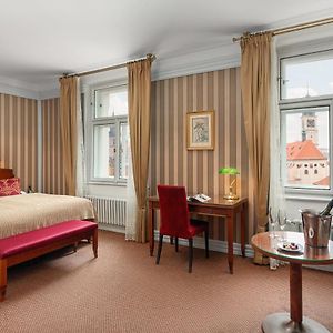 Executive Queen Room