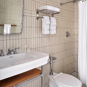 Deluxe  King Room Mobility accessible