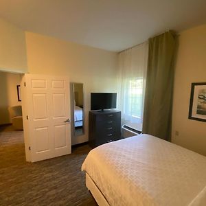 One-Bedroom King Suite