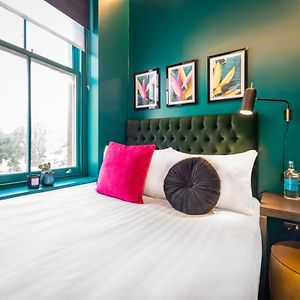 Petite Double Room