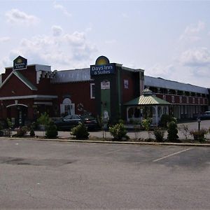 Days Inn & Suites By Wyndham Terre Haute