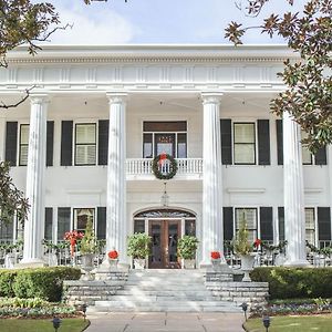 1842 Inn