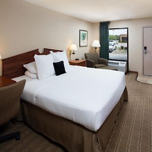 Queen Room Mobility accessible