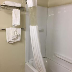 Queen Room Mobility accessible