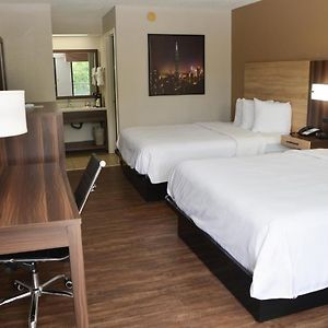 Deluxe  Queen Room Mobility accessible