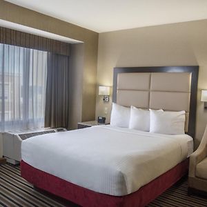 Premier Queen Room