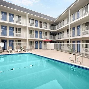 Motel 6-Buena Park, Ca - Knotts Berry Farm - Disneyland