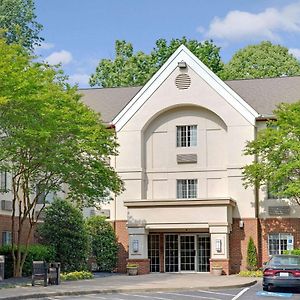 Mainstay Suites Charlotte - Executive Park