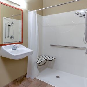 Queen Room Mobility accessible