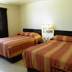 #35 Bungalow Seaside Hotel & Victors Rv Park