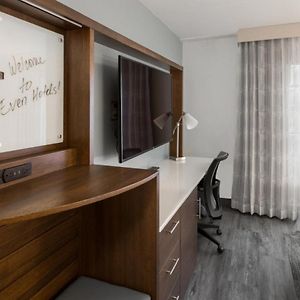 Standard Queen Room Hearing accessible