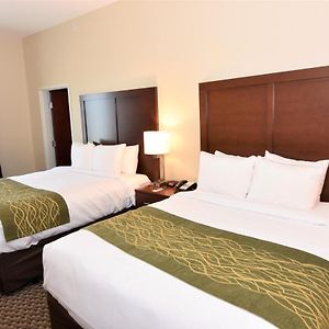 Queen Suite Mobility accessible