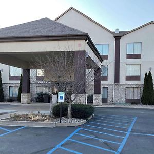Stay Suites Formerly Known As Days Inn & Suites By Wyndham La Crosse-Onalaska