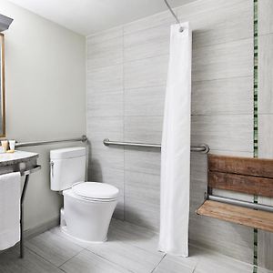 King Room Mobility accessible
