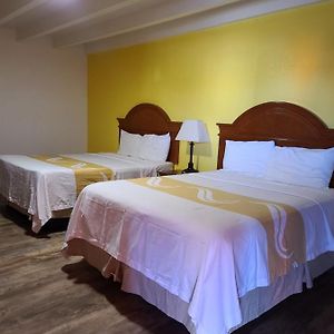 Budget King Room