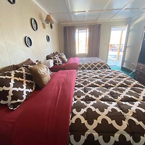 Economy Double Queen Room