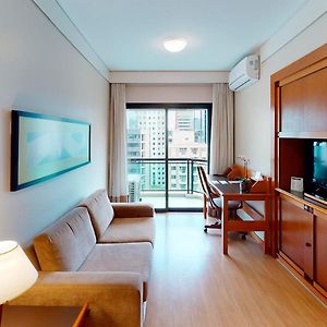 Deluxe Queen Suite
