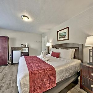 Deluxe King Suite