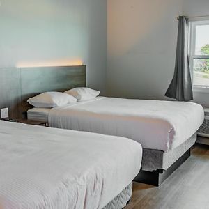 Classic Queen Room