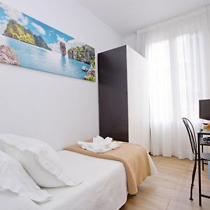 Standard Room with 1 Single Bed