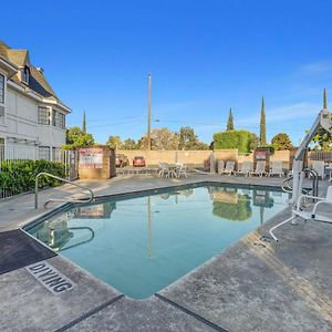 Motel 6-Fresno, Ca - Belmont Ave