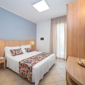 Economy King Room