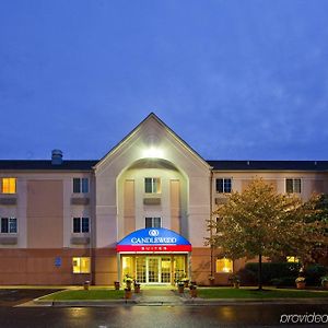 Sonesta Simply Suites Detroit Warren