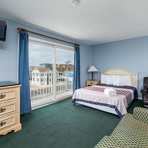 Queen Suite