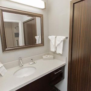 One-Bedroom King Suite