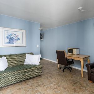 Queen Suite