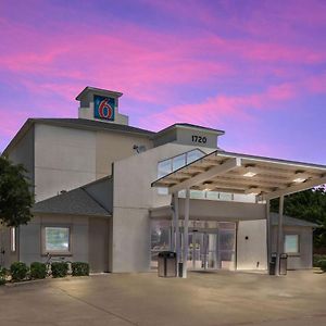 Motel 6-Cleburne, Tx