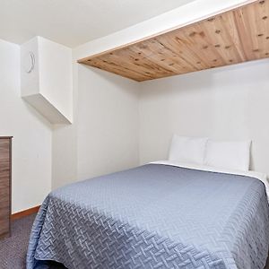 Harney Camp Cabins
