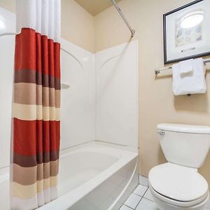Queen Room Mobility accessible