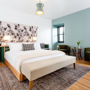 Grand King Room