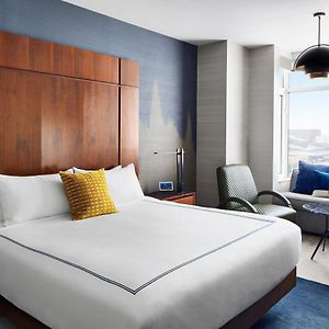 Grand Deluxe Queen Room