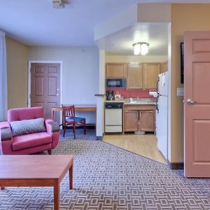 Queen Suite