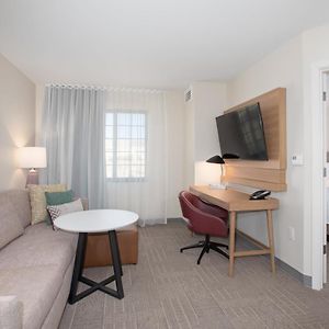One-Bedroom Queen Suite