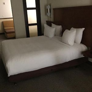 Upper Floors King Room