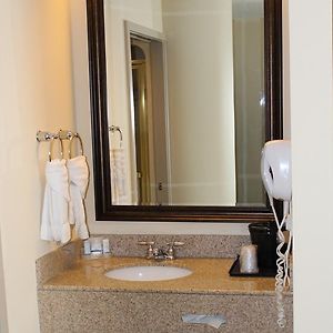 Queen Room Mobility accessible