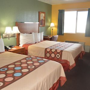 Deluxe Queen Suite