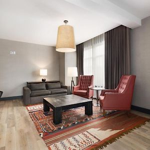 One-Bedroom King Suite Mobility accessible