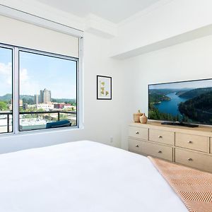 Deluxe Queen Suite