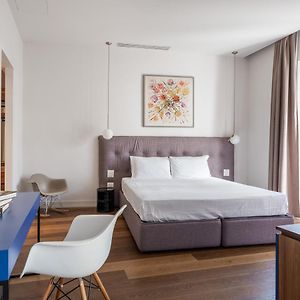 Numa Florence Vita