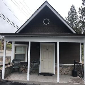 Queen Studio