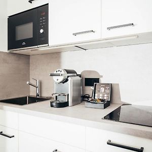 Deluxe Studio