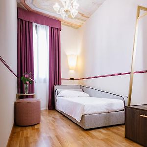 Standard Room with 1 Single Bed