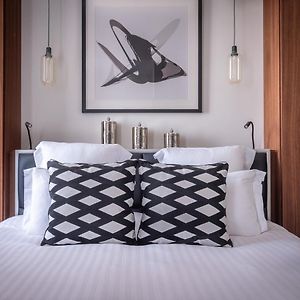 Elegance King Room