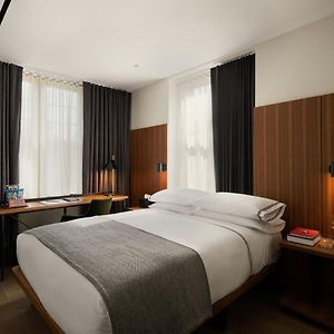 Corner Queen Room